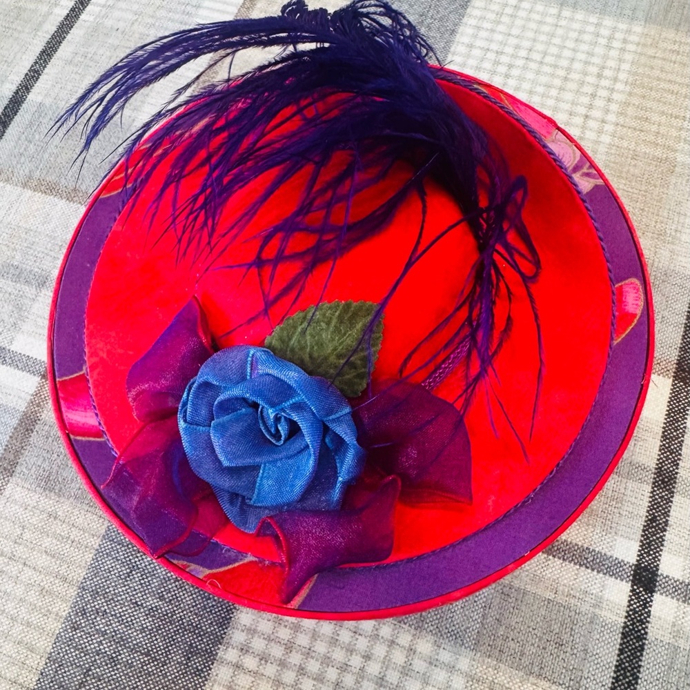 Vintage St Jane Collection by Dritz Red Hat Society Sewing box - Picture 3 of 7